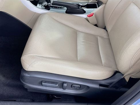 Used 2017 Honda Accord Touring image 25