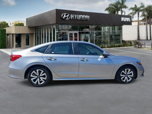 Used 2023 Honda Civic LX image 2