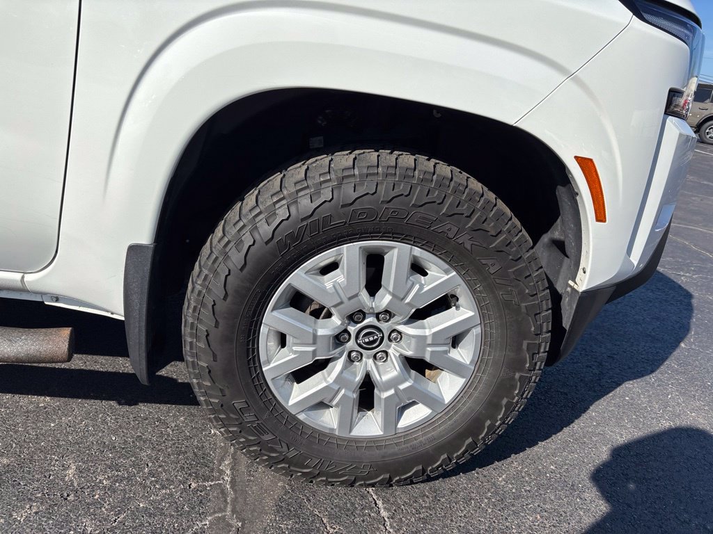 Used 2022 Nissan Frontier SV AWD/4WD image 12