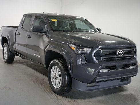 Certified 2025 Toyota Tacoma SR5 RWD image 3