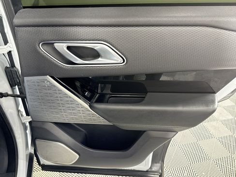 Used 2018 Land Rover Range Rover Velar R-Dynamic SE image 27