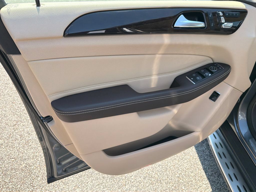 Used 2018 Mercedes-Benz GLE 350 w/ Premium 1 Package image 10