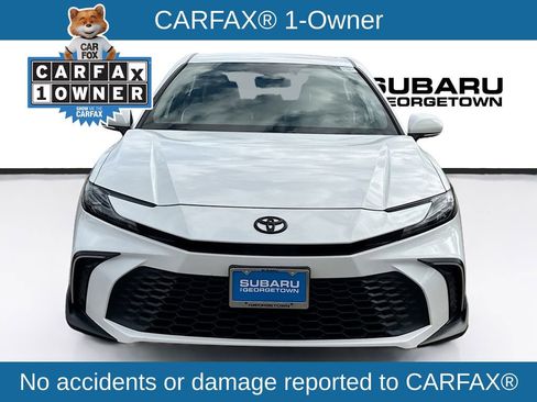 Used 2025 Toyota Camry SE image 2
