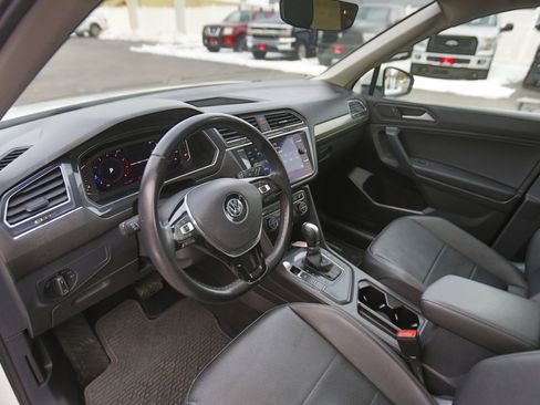 Used 2019 Volkswagen Tiguan SEL image 4