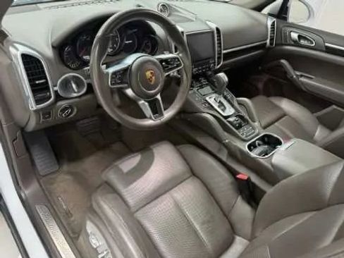 Used 2018 Porsche Cayenne Platinum Edition image 10