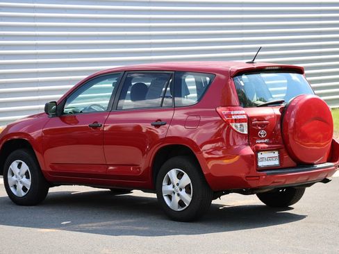 Used 2012 Toyota RAV4 FWD image 5