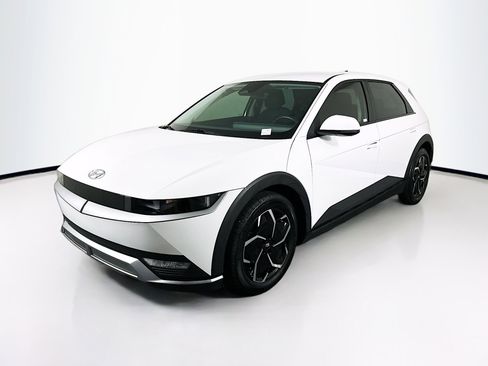 Used 2024 Hyundai Ioniq 5 SE image 3