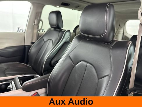 Used 2024 Chrysler Pacifica Limited FWD image 15