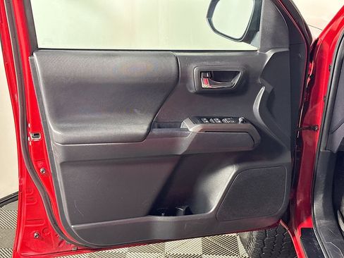 Used 2023 Toyota Tacoma TRD Off-Road w/ Black Out Package (TMS) image 10