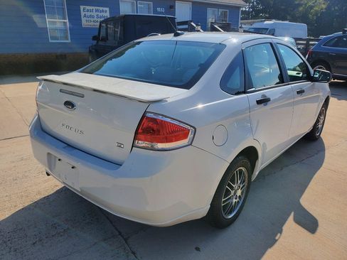 Used 2011 Ford Focus SE w/ 201A Rapid Spec Order Code FWD image 9
