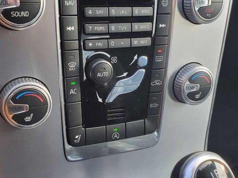 Used 2017 Volvo S60 T5 Dynamic image 24