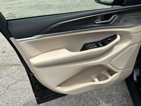 New 2026 Jeep Grand Cherokee Limited AWD/4WD image 12