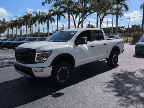 Used 2020 Nissan Titan PRO-4X AWD/4WD image 7