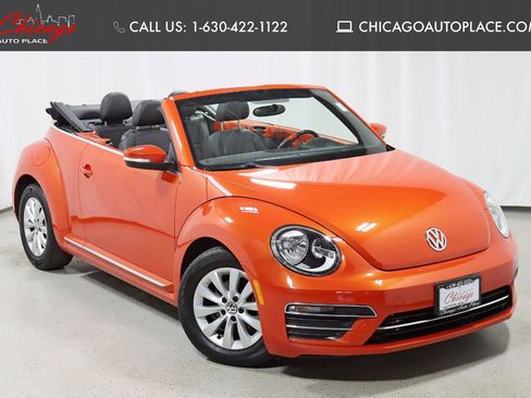 Used 2019 Volkswagen Beetle 2.0T S FWD image 1