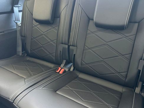 New 2026 Volkswagen Atlas SE w/ Panoramic Sunroof Package image 14