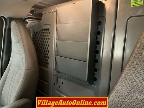 Used 2018 Chevrolet Express 2500 w/ Driver Convenience Package RWD image 16