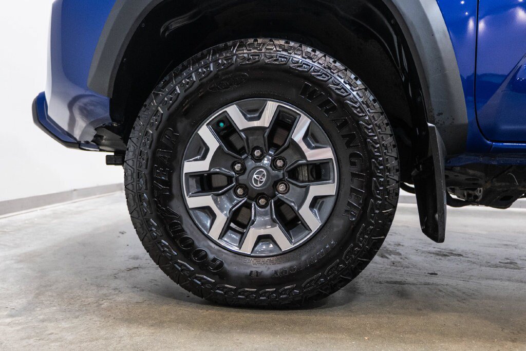 Certified 2023 Toyota Tacoma TRD Off-Road w/ TRD Premium Off Road Package AWD/4WD image 11