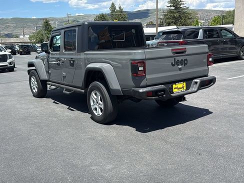 Used 2021 Jeep Gladiator Sport AWD/4WD image 7