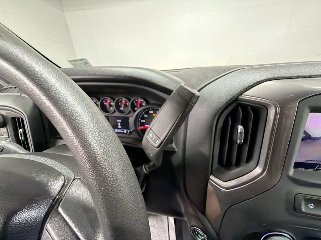 Certified 2025 Chevrolet Silverado 1500 Custom AWD/4WD image 15