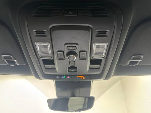 Used 2025 GMC Yukon AT4 w/ AT4 Premium Package AWD/4WD image 28