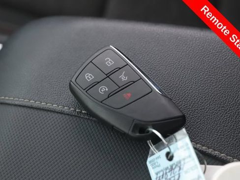 Used 2024 Chevrolet Traverse Z71 AWD/4WD image 3