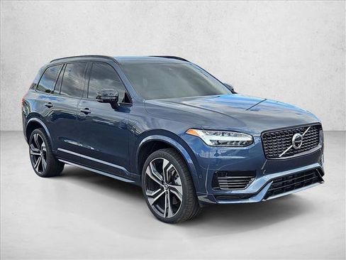 Used 2022 Volvo XC90 T8 R-Design w/ Advanced Package image 3