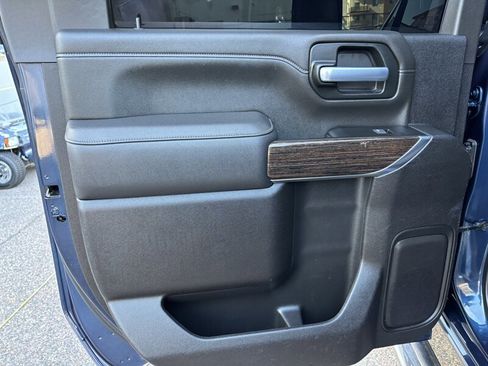 Used 2022 GMC Sierra 2500 SLE w/ SLE Convenience Package image 42