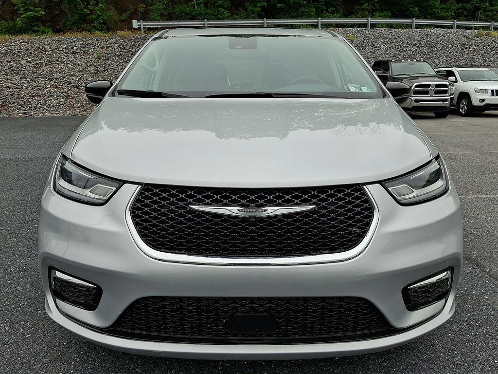 Used 2024 Chrysler Pacifica Limited FWD image 5