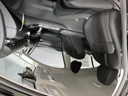 New 2025 Nissan Sentra SV image 12