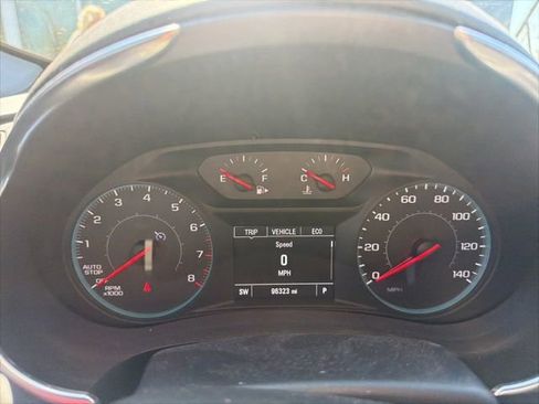 Used 2017 Chevrolet Malibu LT w/ Sport Package image 5