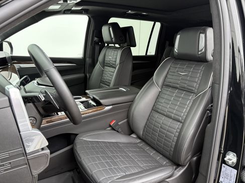Used 2026 Cadillac Escalade ESV Platinum Luxury w/ LPO, Floor Liner Package AWD/4WD image 12