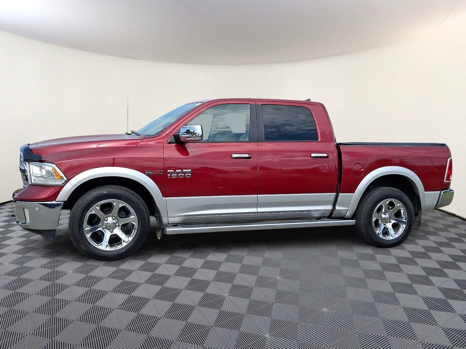 Used 2015 RAM 1500 Laramie w/ Convenience Group AWD/4WD image 8