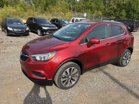 Used 2021 Buick Encore Preferred image 1