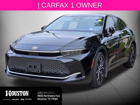 Used 2024 Toyota Crown Limited image 4