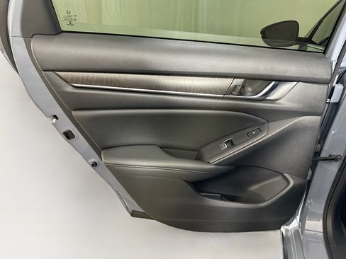 Used 2021 Honda Accord Touring image 27