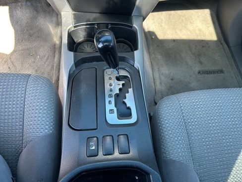 Used 2005 Toyota 4Runner Sport AWD/4WD image 16
