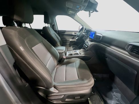 Used 2022 Ford Explorer XLT image 20