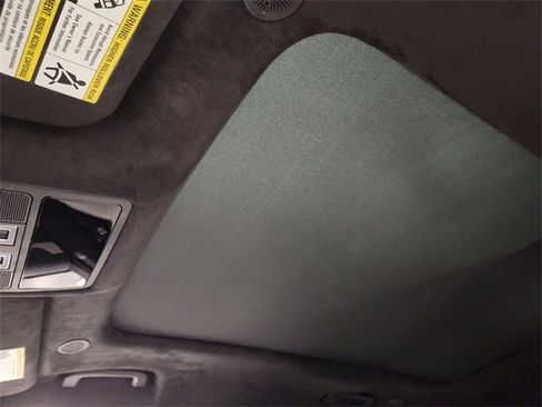 Used 2023 Jaguar F-PACE SVR image 26