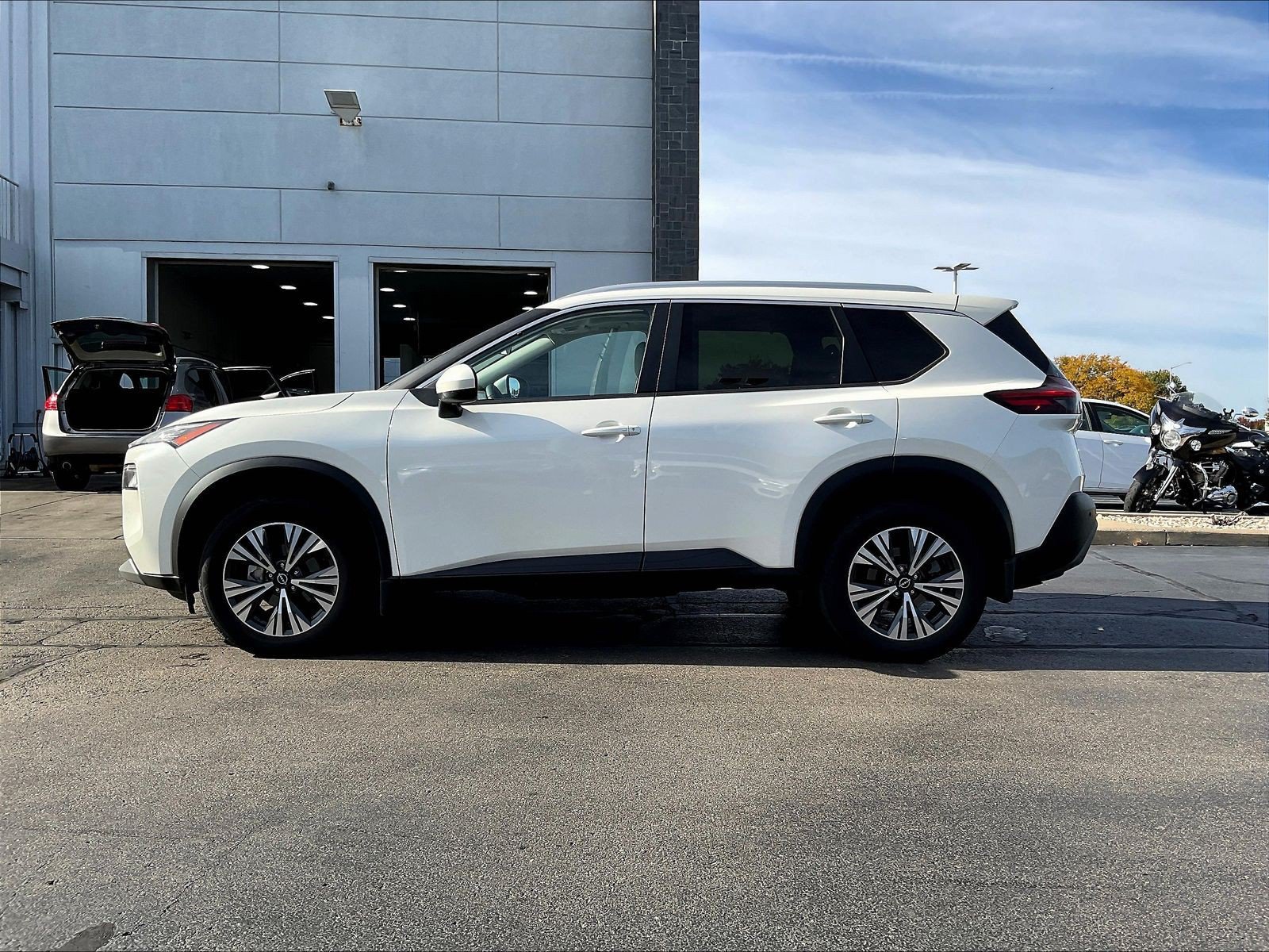 Certified 2023 Nissan Rogue SV w/ SV Premium B Package AWD/4WD image 5