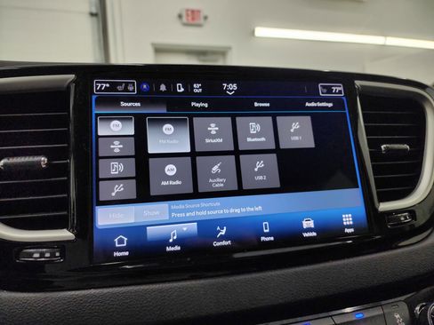 Used 2024 Chrysler Pacifica Touring-L image 48