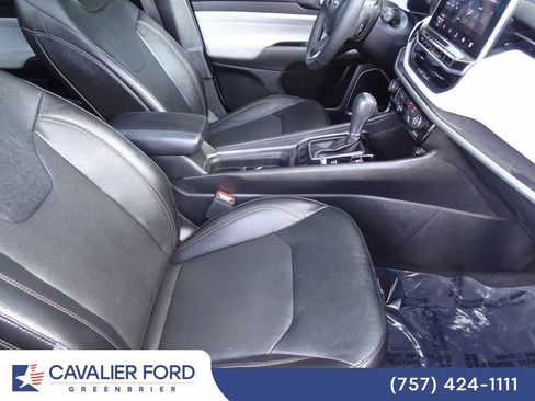 Used 2023 Jeep Compass Latitude w/ Sun and Sound Group AWD/4WD image 13