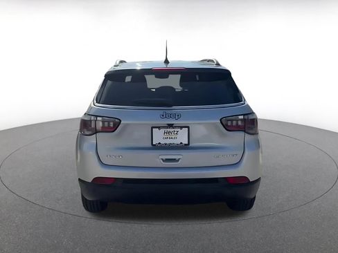 Used 2025 Jeep Compass Limited image 12