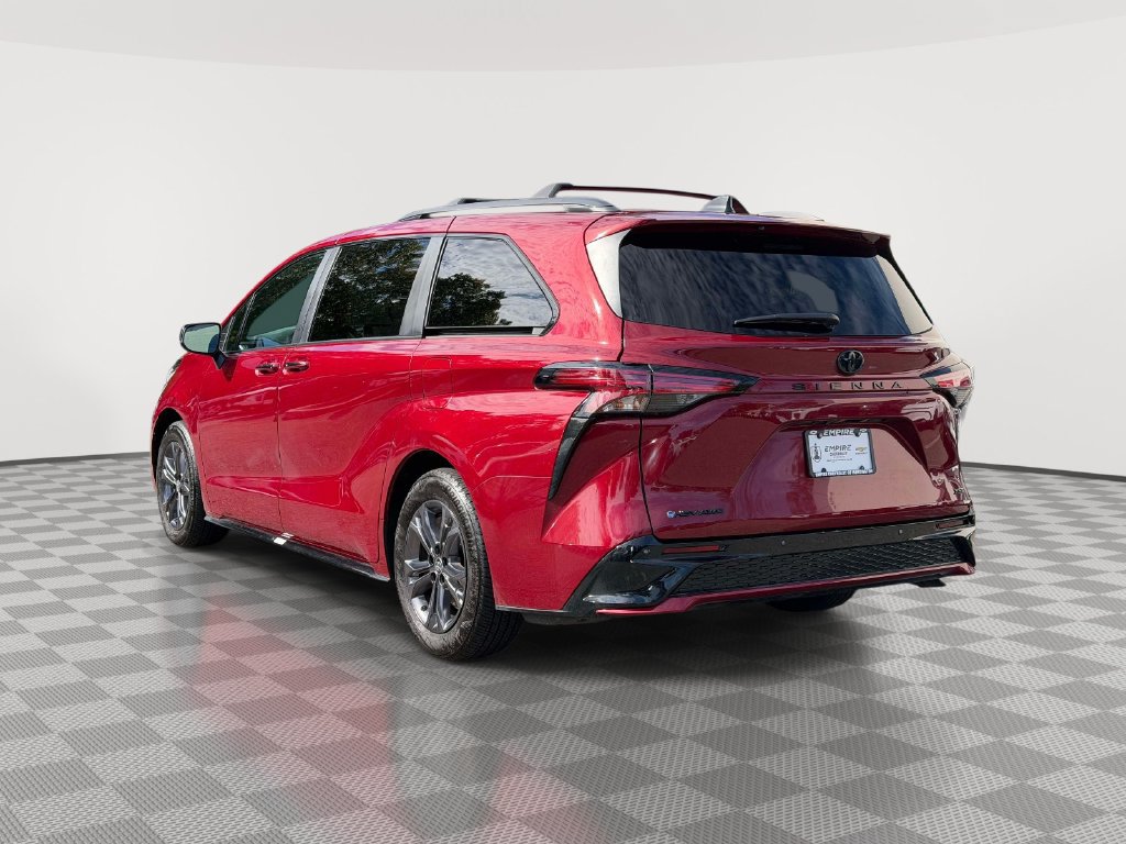 Used 2026 Toyota Sienna XSE AWD/4WD image 8