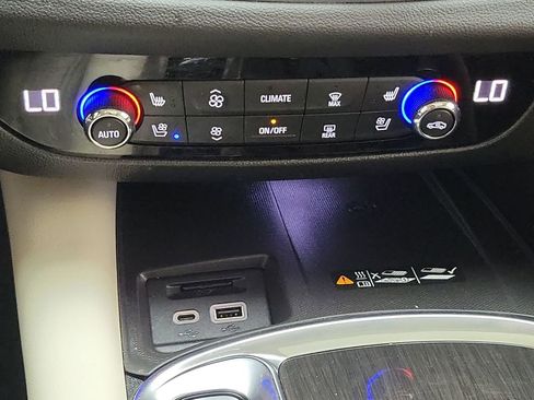 Certified 2023 Buick Enclave Premium w/ Experience Buick Package image 17