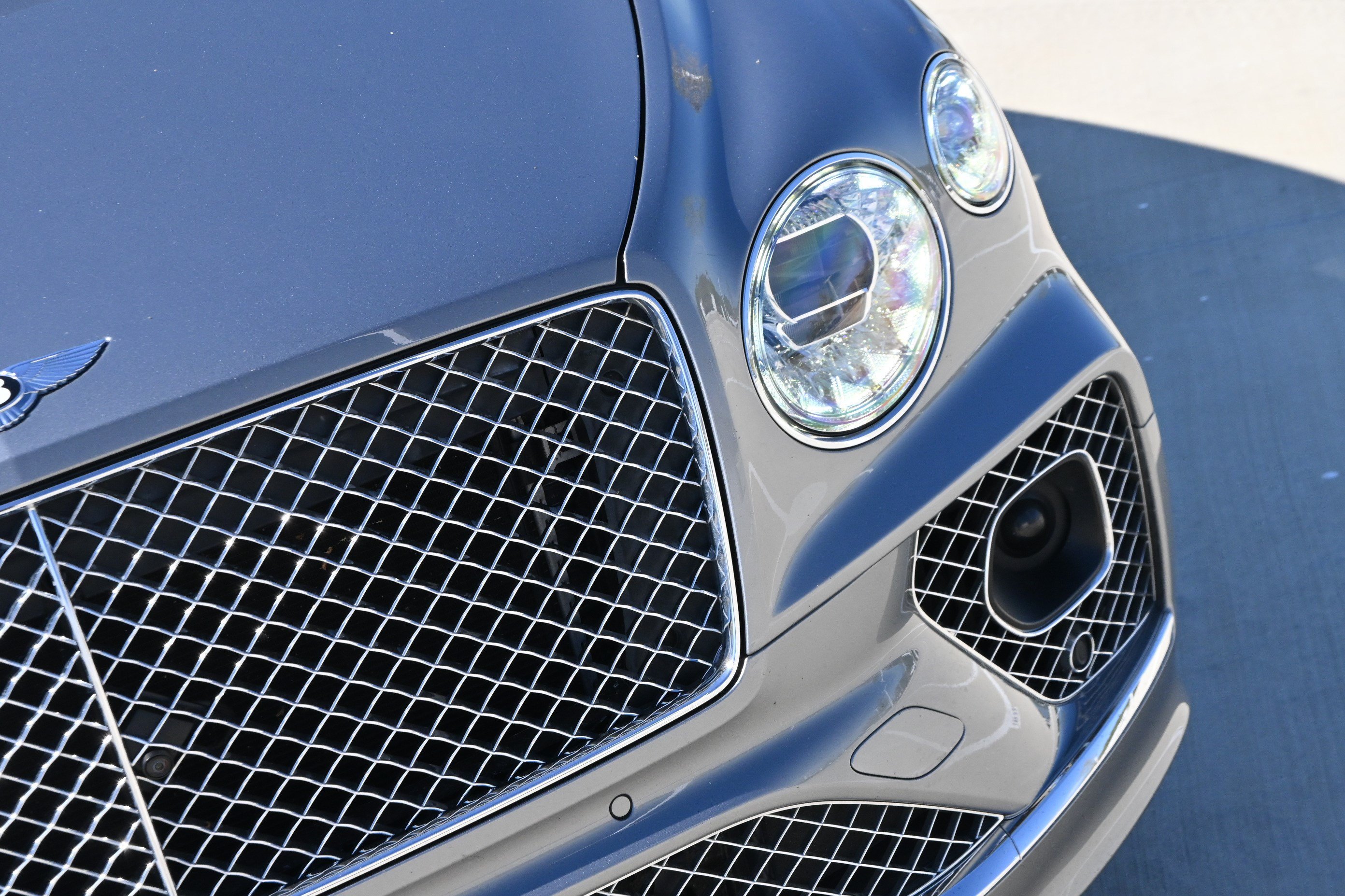 Used 2021 Bentley Bentayga AWD/4WD image 38