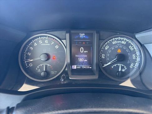 Used 2019 Toyota Tacoma TRD Off-Road w/ Technology Package AWD/4WD image 15