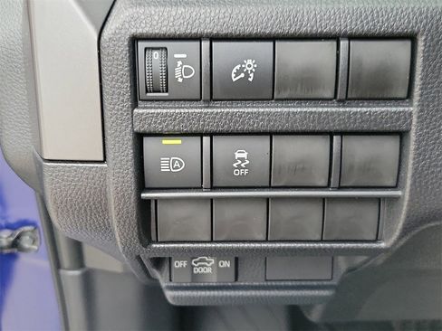 Used 2025 Toyota Tacoma SR5 image 30