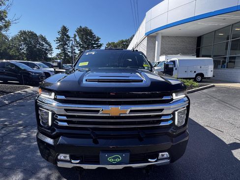 Certified 2022 Chevrolet Silverado 2500 High Country w/ Z71 Off-Road Package AWD/4WD image 2