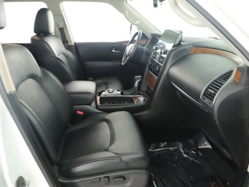 Used 2024 Nissan Armada SL w/ Captain's Chairs Package image 22