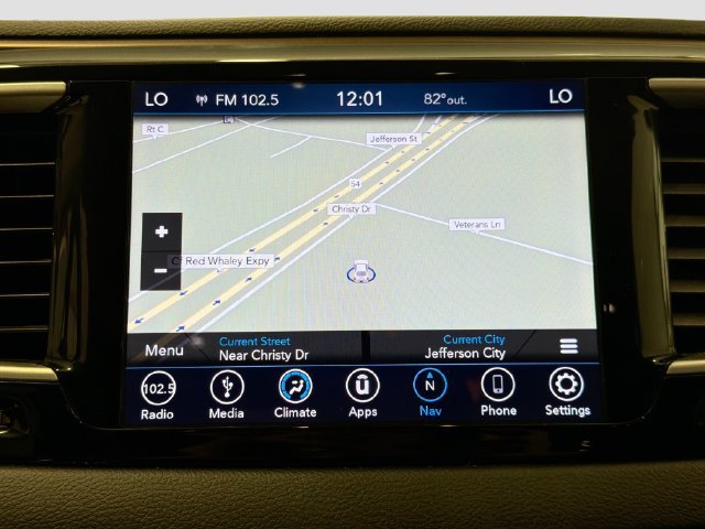 Used 2019 Chrysler Pacifica Touring Plus w/ Advanced Safetytec Group FWD image 12